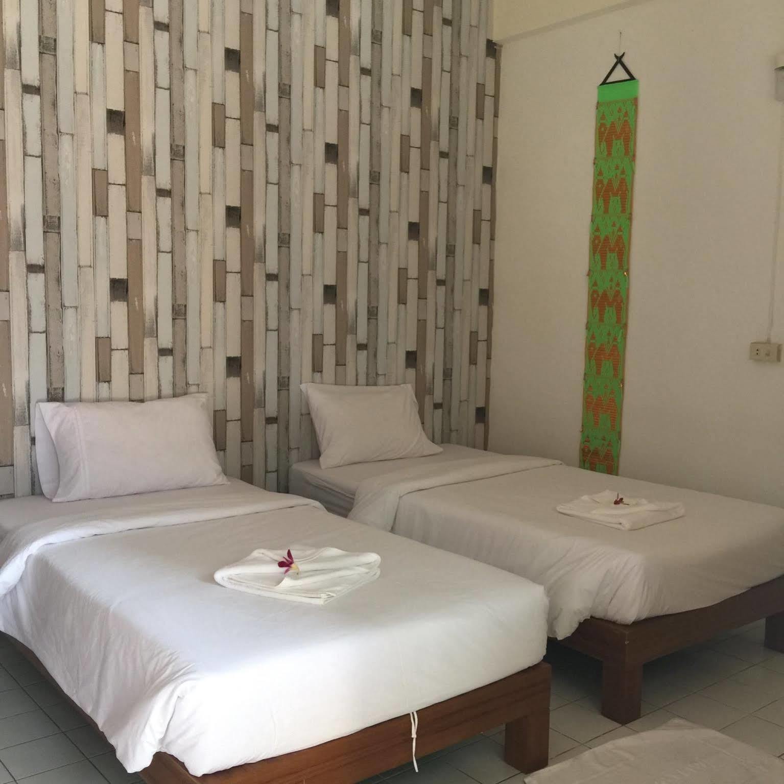 Baan Thai Homestay By Bgb Villas Kata Beach  Buitenkant foto